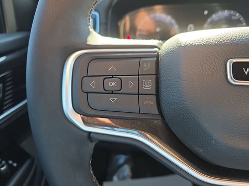 Used 2024 Jeep Wagoneer 4WD image 23