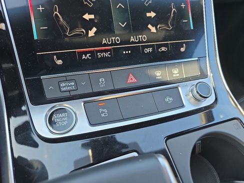 Used 2025 Audi Q7 3.0T Premium Plus AWD/4WD image 29