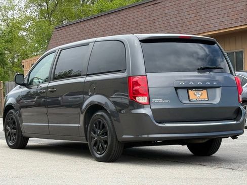 Used 2016 Dodge Grand Caravan SE w/ Quick Order Package 29E SE FWD image 3