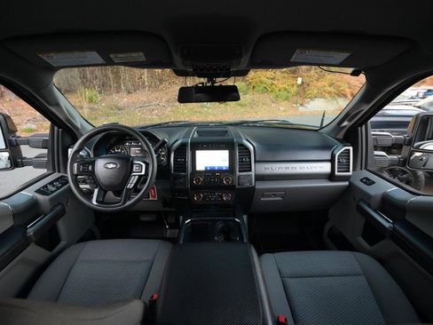 Used 2021 Ford F250 XLT w/ XLT Premium Package image 27