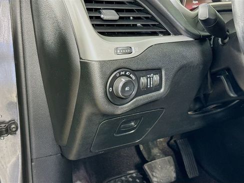 Used 2016 Jeep Cherokee Trailhawk w/ Cold Weather Group image 10