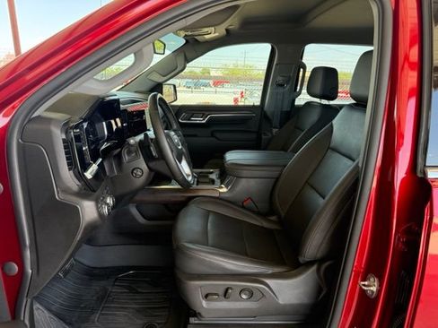 Used 2023 GMC Sierra 1500 SLT AWD/4WD image 15