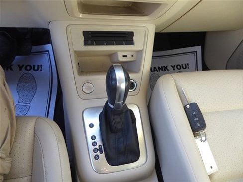 Used 2016 Volkswagen Tiguan SE image 11