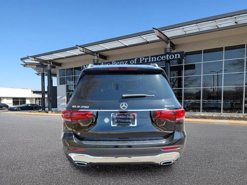 Certified 2022 Mercedes-Benz GLB 250 4MATIC image 4
