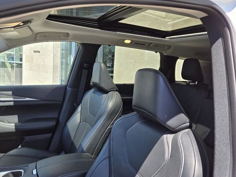 Certified 2023 INFINITI QX60 Luxe w/ Cargo Package AWD/4WD image 7