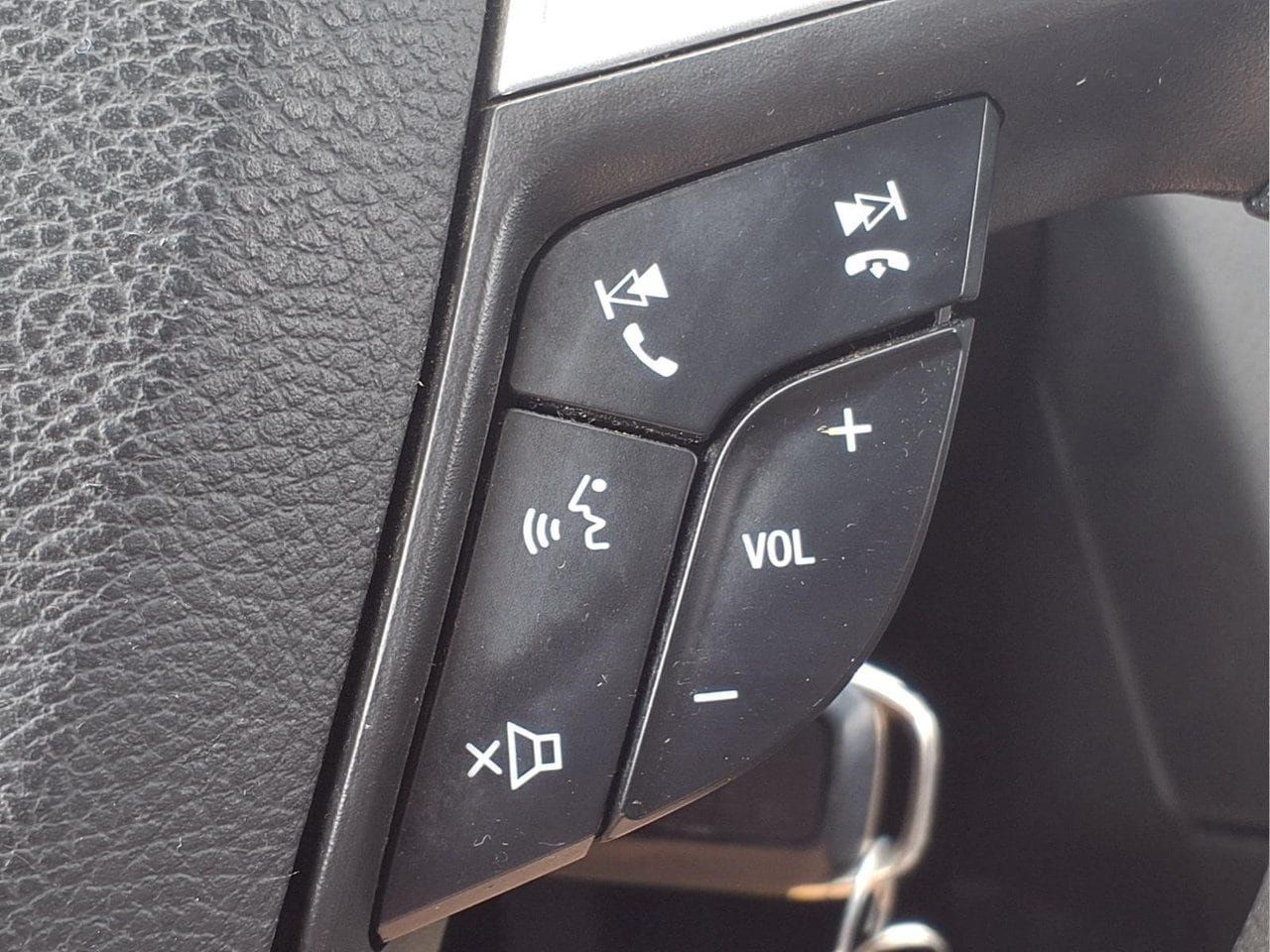 Used 2015 Ford Fusion SE FWD image 22