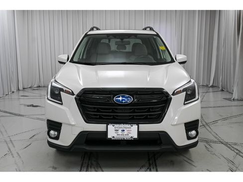 Used 2022 Subaru Forester Premium AWD/4WD image 3
