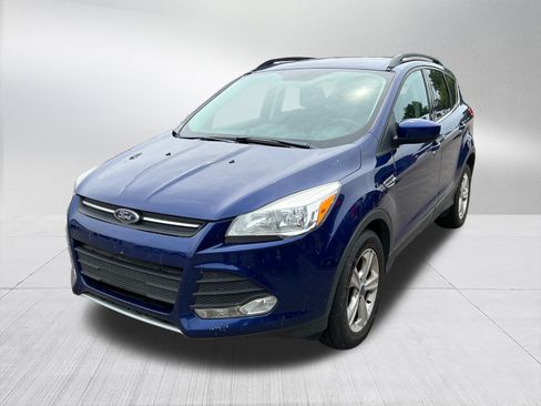 Used 2016 Ford Escape SE w/ SE Leather Comfort Package FWD image 1