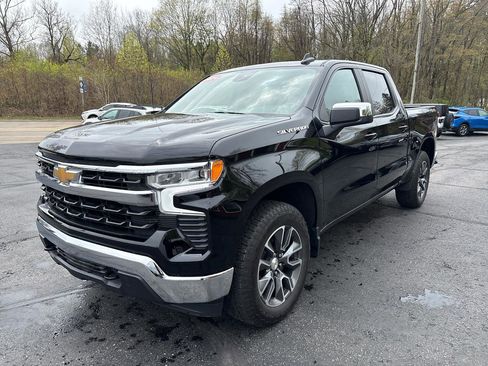 Used 2024 Chevrolet Silverado 1500 LT AWD/4WD image 3
