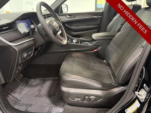 New 2026 Jeep Grand Cherokee Altitude AWD/4WD image 9