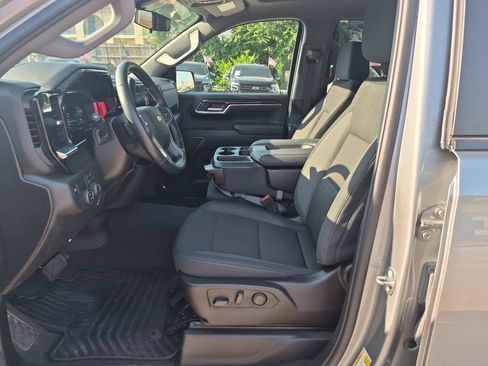 Used 2024 Chevrolet Silverado 1500 LT RWD image 11