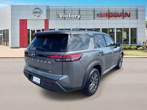 Certified 2024 Nissan Pathfinder SV FWD image 3