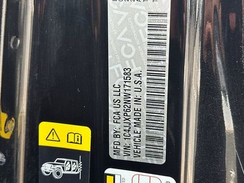 Certified 2022 Jeep Wrangler Unlimited Sahara AWD/4WD image 28