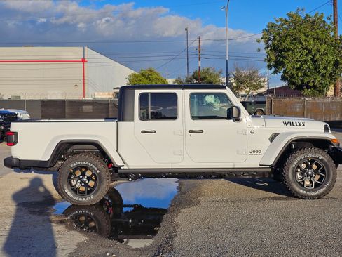 New 2026 Jeep Gladiator Willys AWD/4WD image 4