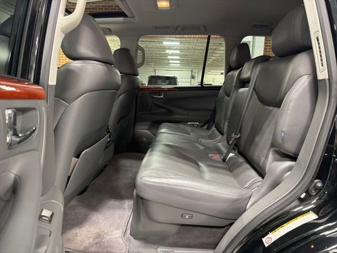 Used 2010 Lexus LX 570 4WD image 32