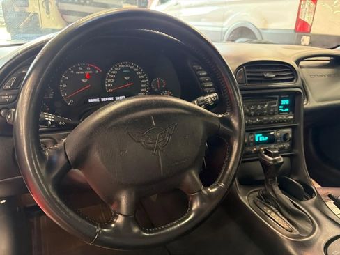 Used 2002 Chevrolet Corvette Convertible w/ Preferred Equipment Group2 image 6