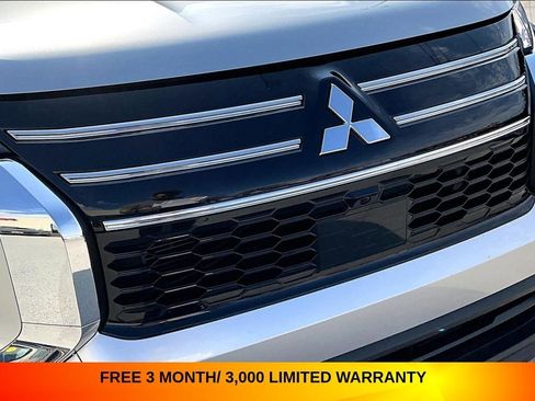 Used 2025 Mitsubishi Outlander ES AWD/4WD image 31