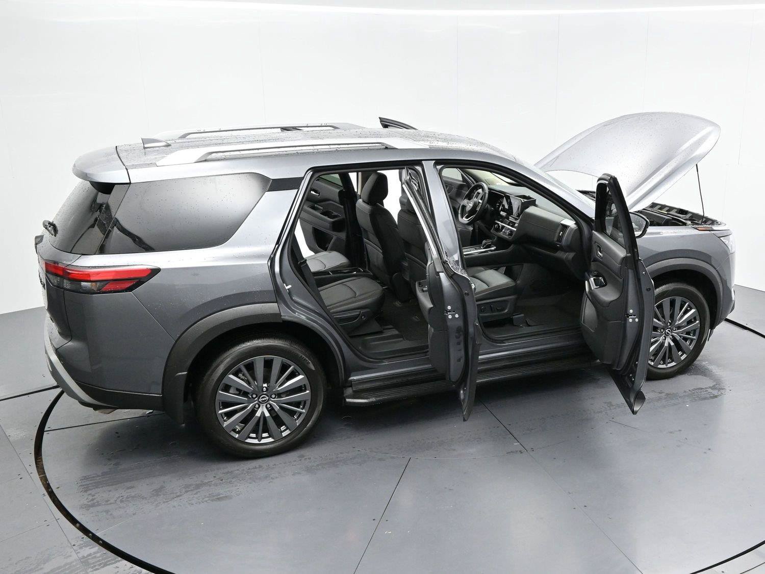 Used 2025 Nissan Pathfinder SL w/ SL Premium Package FWD image 35