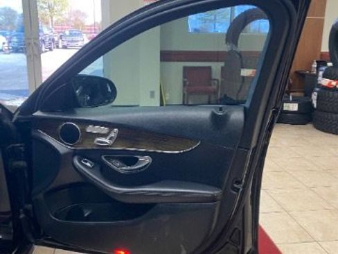 Used 2018 Mercedes-Benz C 300 Sedan image 11