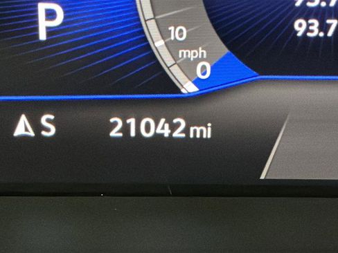 Used 2024 Volkswagen Tiguan SE R-Line image 10