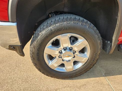 Used 2022 Chevrolet Silverado 2500 LTZ w/ LTZ Plus Package AWD/4WD image 8