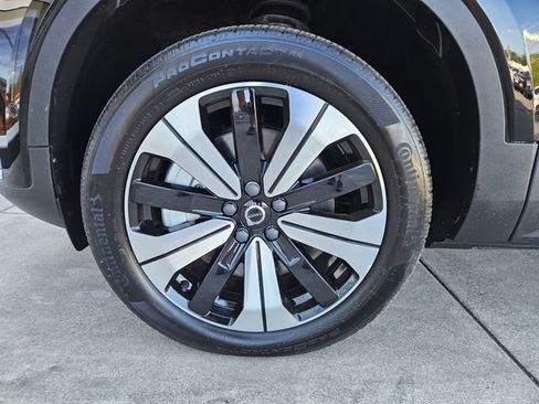Used 2023 Volvo XC40 Recharge Plus w/ Protection Package Premier AWD/4WD image 9
