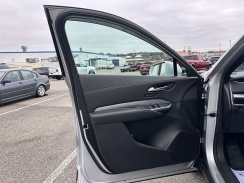 Used 2021 Cadillac XT4 Premium Luxury image 13