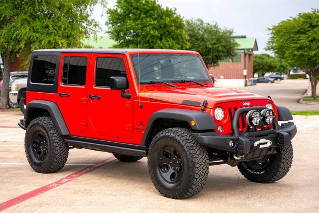 Used 2017 Jeep Wrangler Unlimited Rubicon w/ Connectivity Group AWD/4WD image 1
