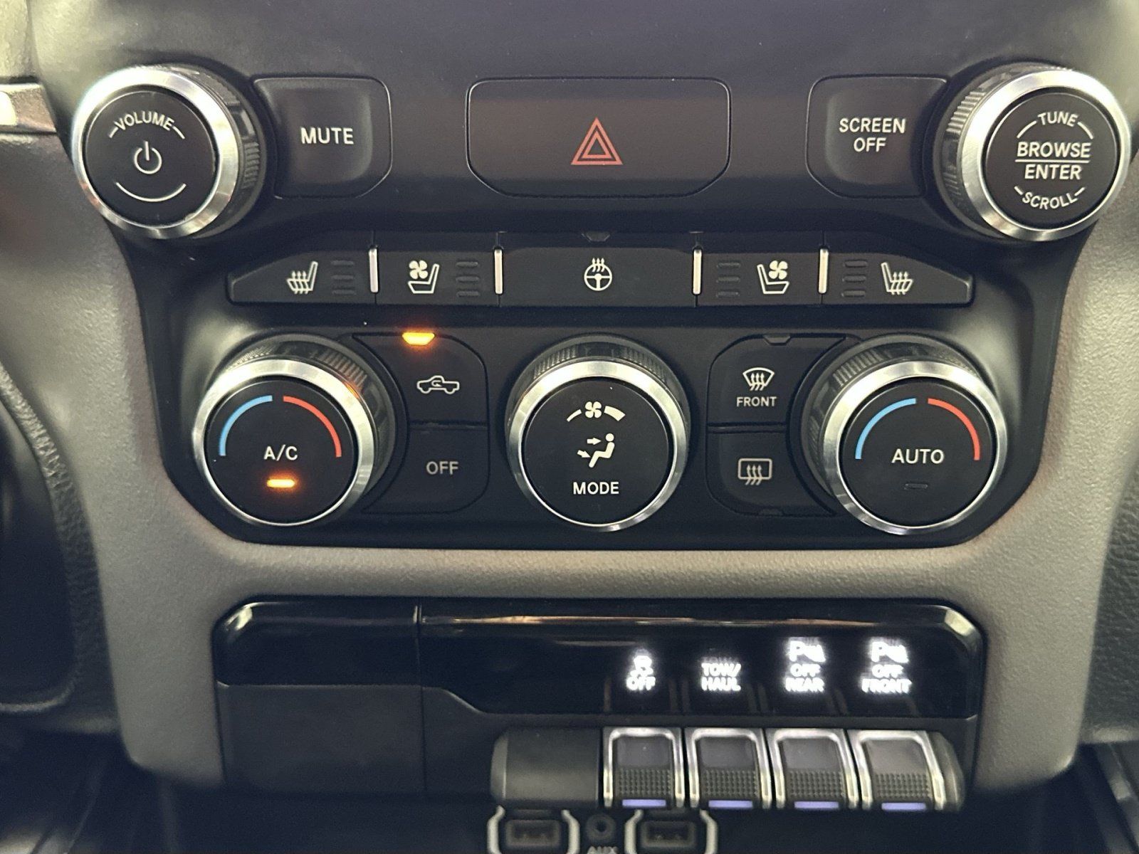 Used 2022 RAM 1500 Laramie w/ Sport Appearance Package AWD/4WD image 21