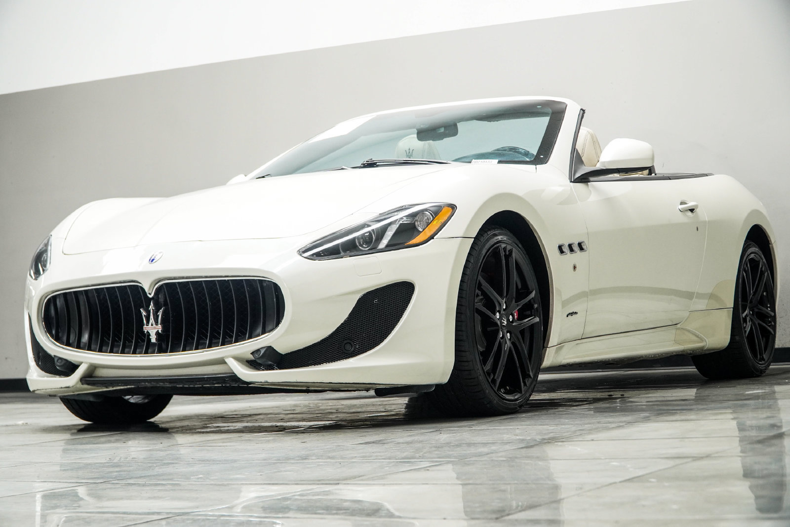 Used 2017 Maserati GranTurismo Sport RWD image 11
