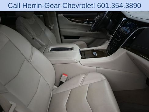 Used 2019 Cadillac Escalade Premium Luxury AWD/4WD image 24