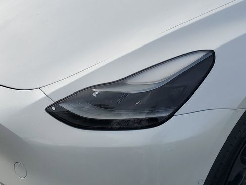Used 2022 Tesla Model Y Performance image 17