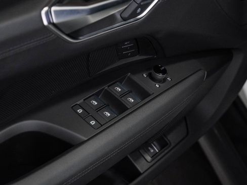 Used 2022 Audi e-tron GT Premium Plus image 47