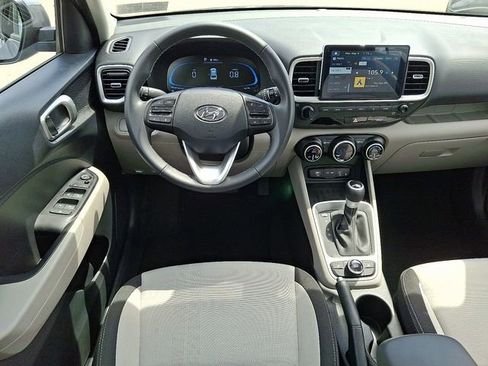 Used 2026 Hyundai Venue SEL FWD image 11