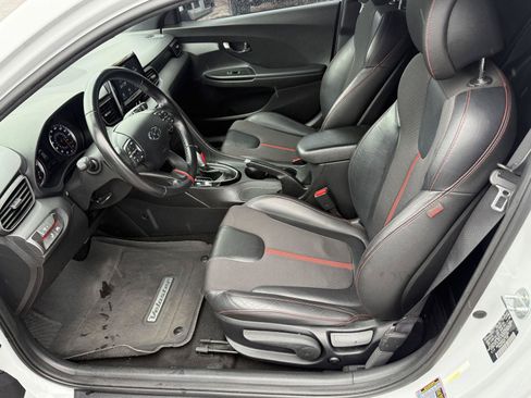 Used 2020 Hyundai Veloster Turbo FWD image 13