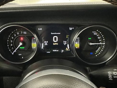 Used 2023 Jeep Wrangler Unlimited Sahara AWD/4WD image 19