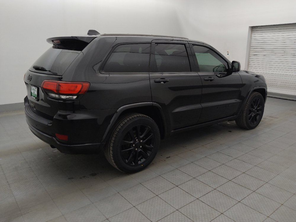 Used 2018 Jeep Grand Cherokee Altitude RWD image 10
