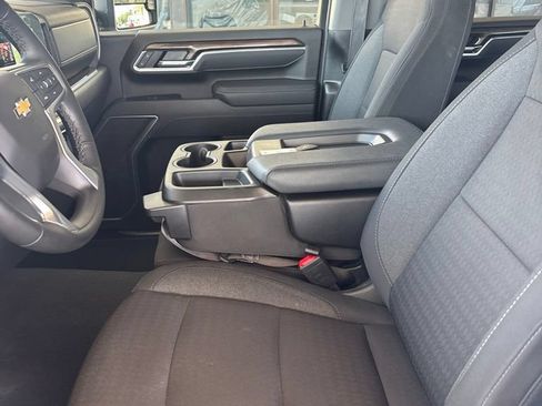 Used 2025 Chevrolet Silverado 2500 LT w/ Convenience Package AWD/4WD image 8