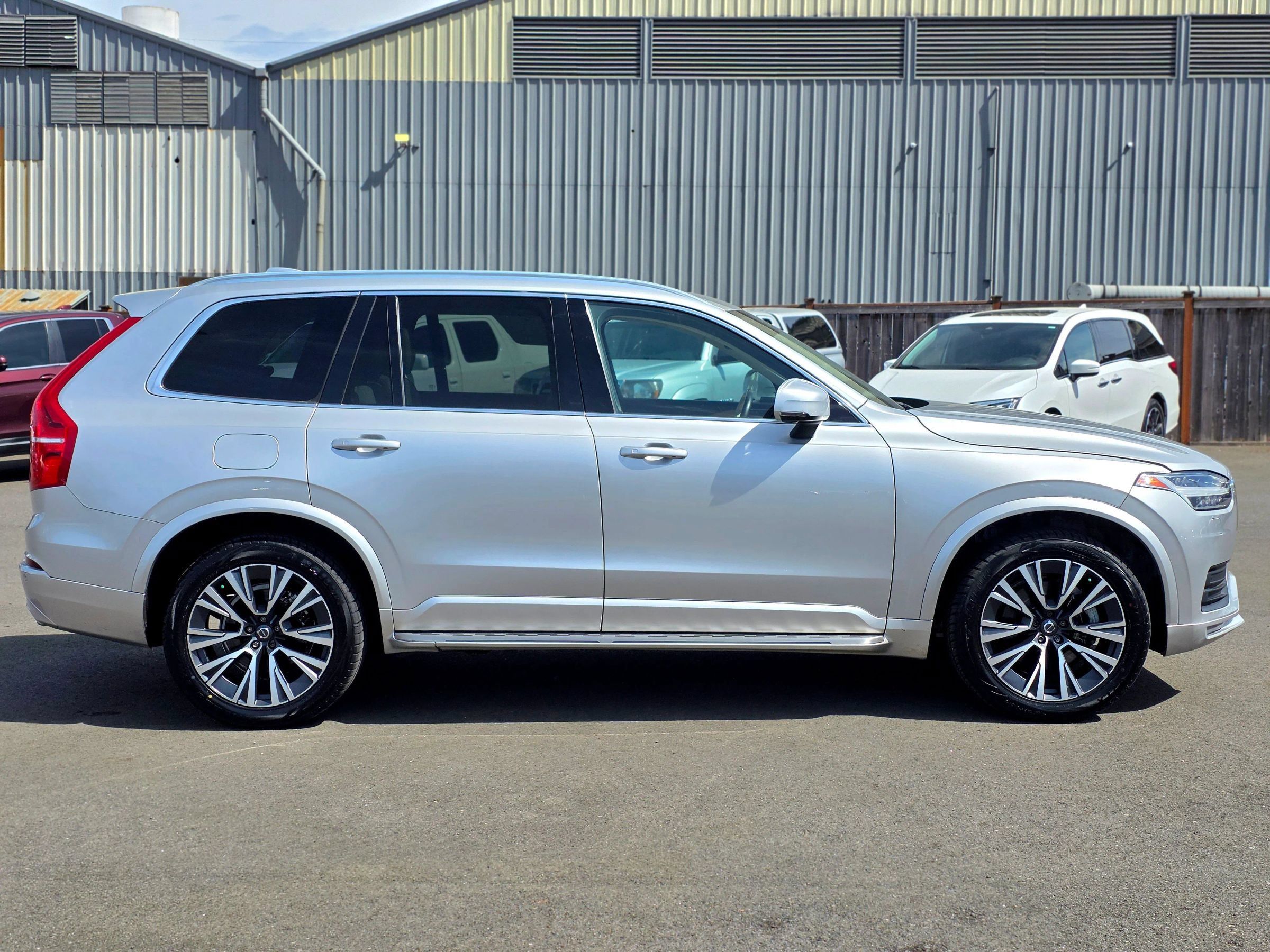 Used 2021 Volvo XC90 T6 Momentum AWD/4WD image 8