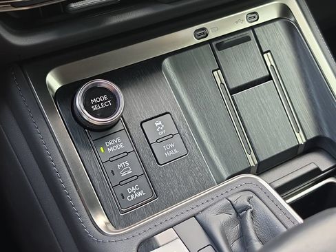 Used 2024 Lexus GX 550 AWD/4WD image 26