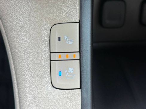 Used 2018 GMC Acadia Denali FWD image 23