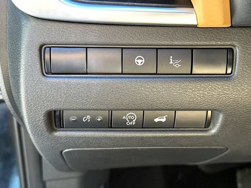 Used 2023 Nissan Rogue Platinum w/ Platinum Premium Package AWD/4WD image 27