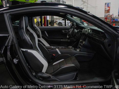Used 2020 Ford Mustang Shelby GT500 w/ Carbon Fiber Track Pack RWD image 38