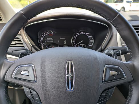 Used 2019 Lincoln MKC Select w/ Select Plus Package FWD image 25