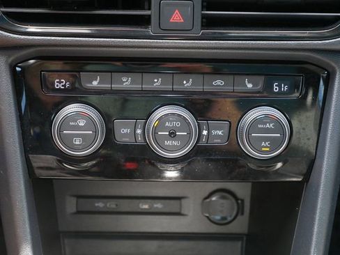 Certified 2023 Volkswagen Taos SEL AWD/4WD image 32