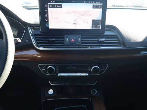 Used 2024 Audi Q5 e Premium Plus image 11