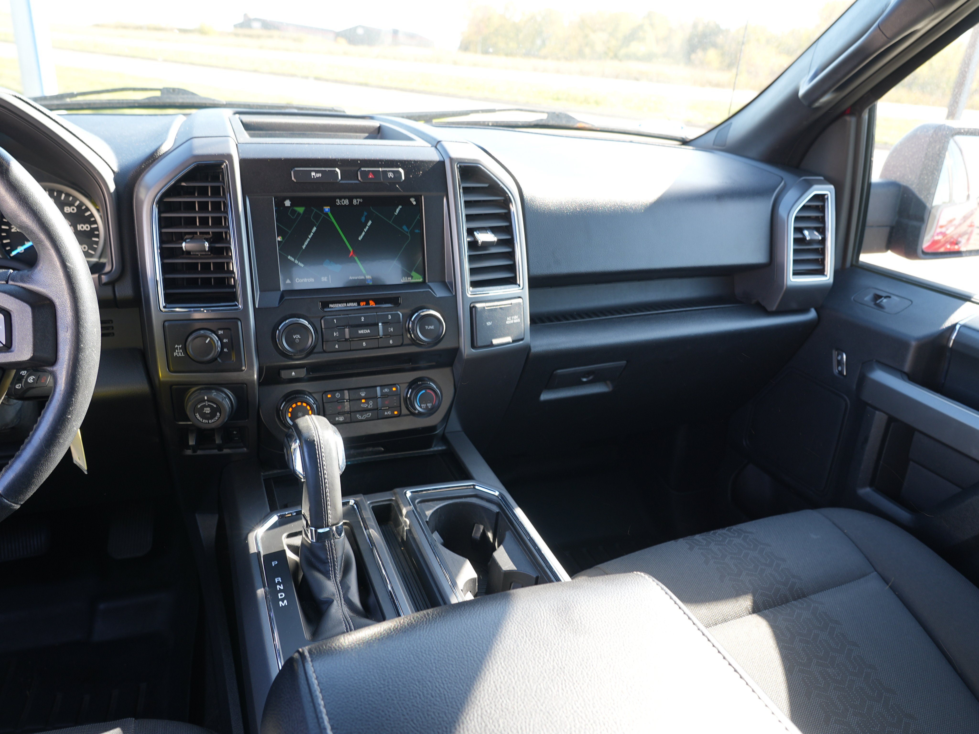 Used 2018 Ford F150 XLT w/ Equipment Group 302A Luxury AWD/4WD image 22