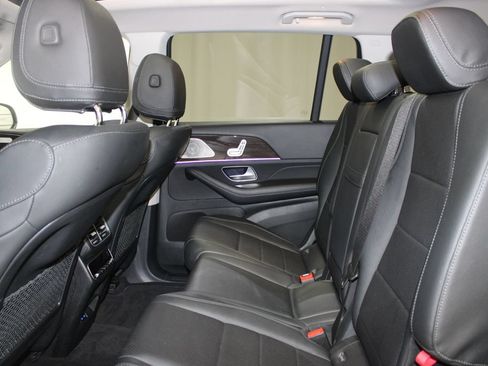Used 2024 Mercedes-Benz GLS 450 4MATIC image 19