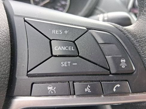 Used 2025 Nissan Sentra SV FWD image 19