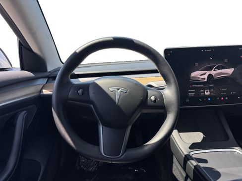 Used 2023 Tesla Model 3 Standard Range RWD image 12